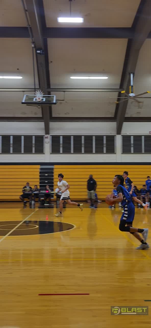 Michael with the pass down low to Brayden with the and one layup