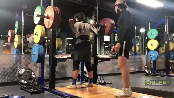 320 squat