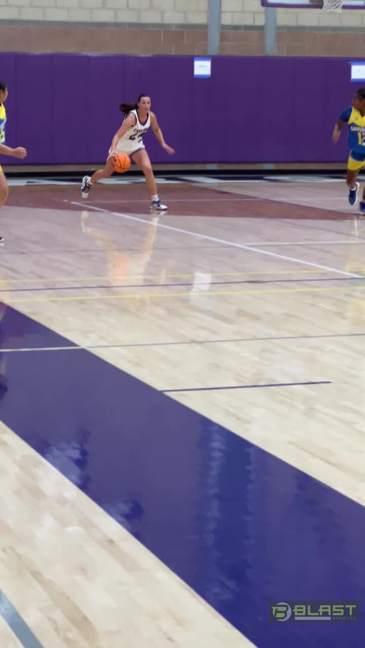 Strong break and good ball movement to start the 4th