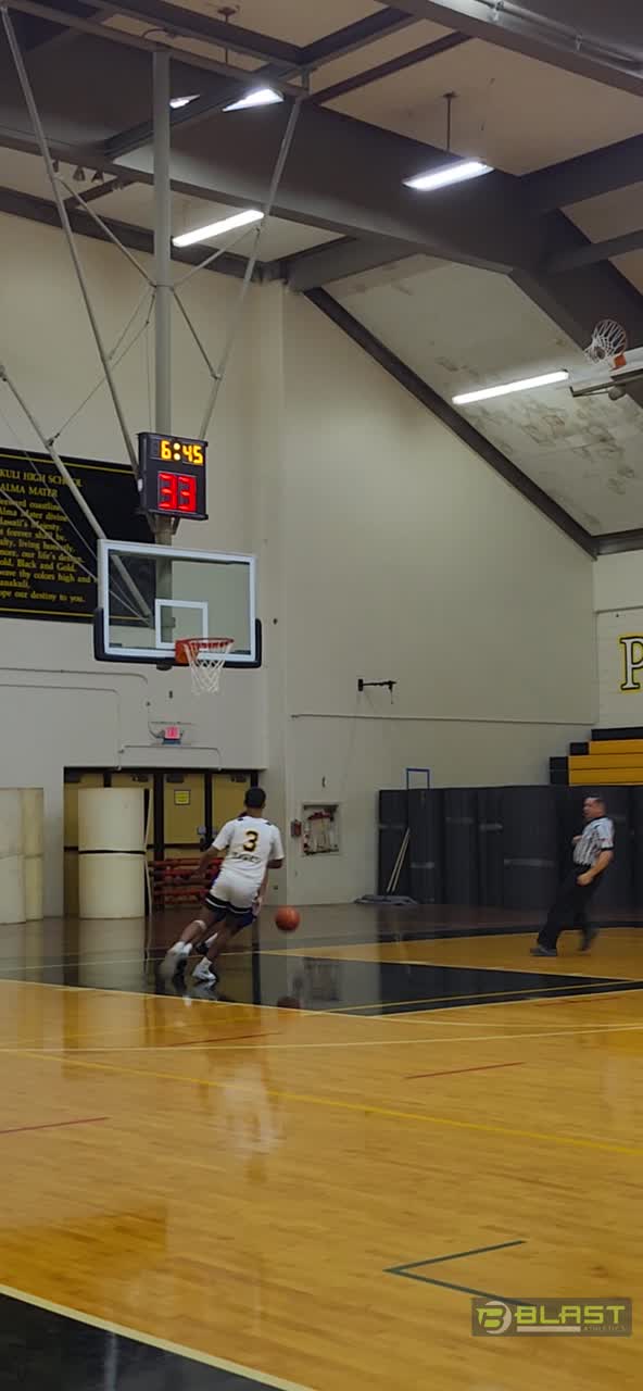 Seth with the strong push up the floor and the nice pass to Caleb for 