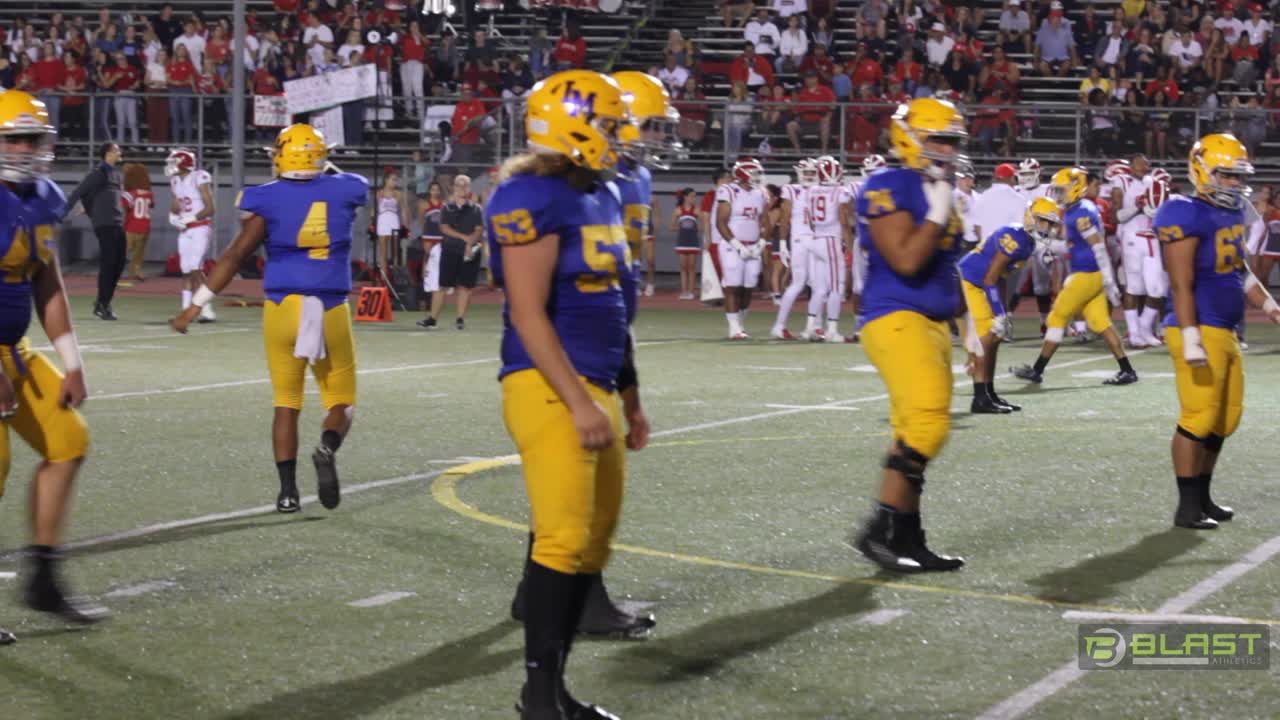 La Mirada High vs Mater Dei #63 Austin Rijnders breaking through the O